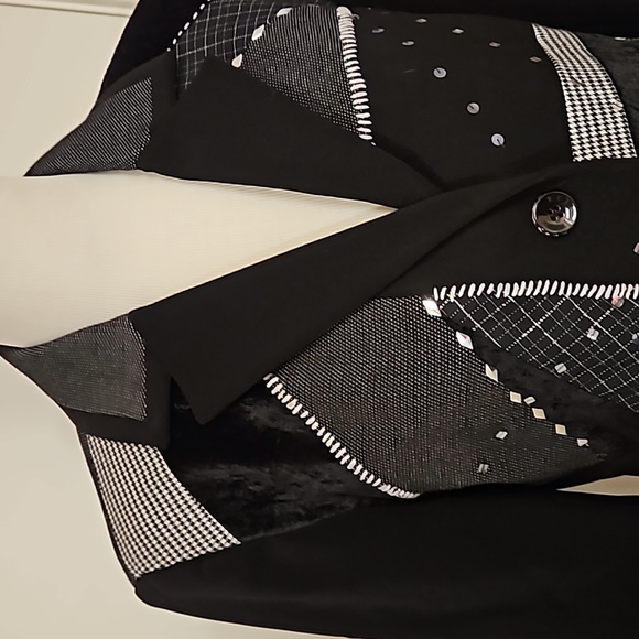 CITY GIRL Black embellished sequins stitching textures studs rhinestones S EUC - Picture 5 of 13